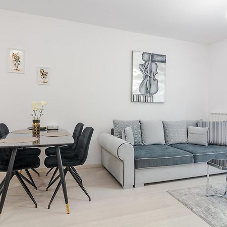 Paris Luxury Top Centre 2Bdr Apt W Work Desk And Wifi Near Nevsky Cathedral Sofia Buitenkant foto